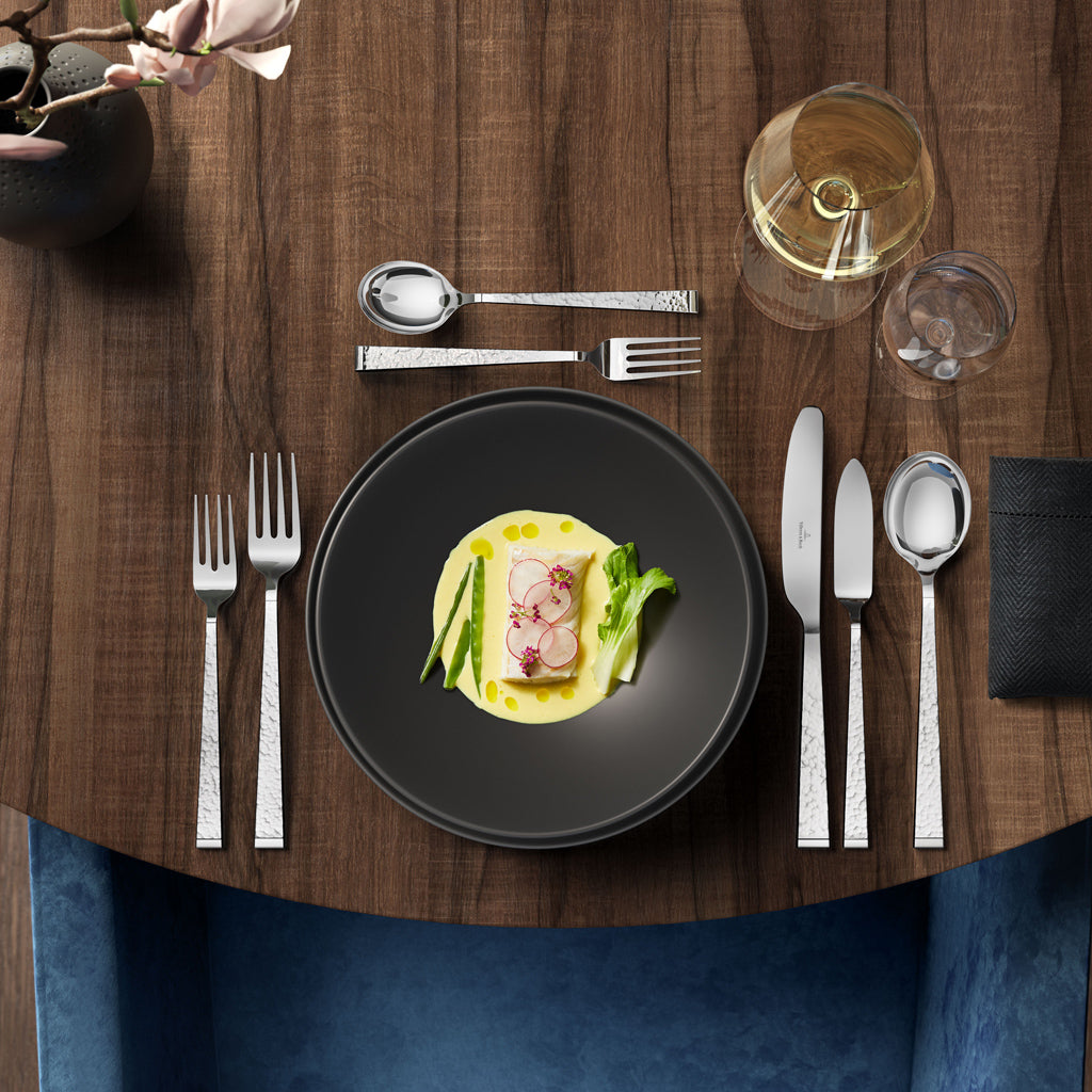 Iconic Universal Plate Black 24 cm