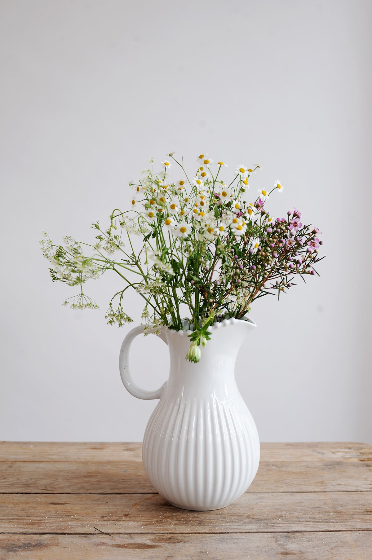 Pearl White Pitcher 2.58L
