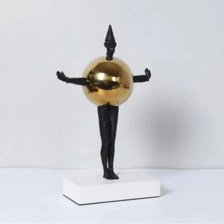 ArtZ® Titan Sculpture